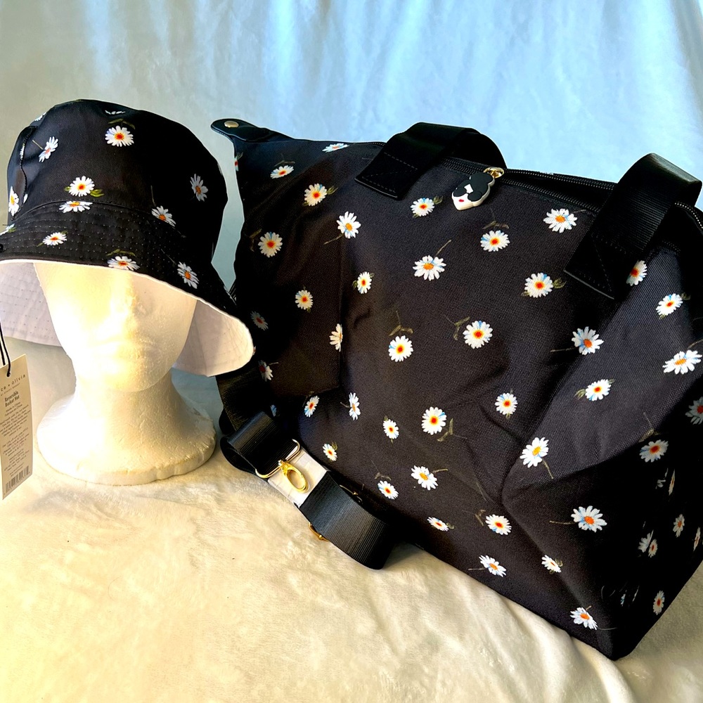 Large Duffle bag w/Matching Bucket Hat! Alice & Olivia ♥️ Great Brand! N…